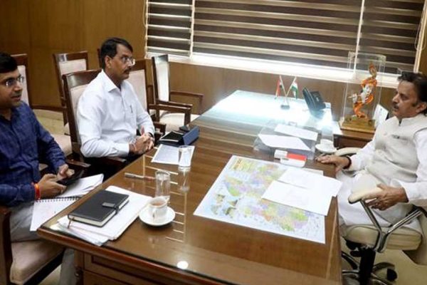 मेडिकल कॉलेज में आवश्यकतानुसार मैनपॉवर की व्यवस्था के लिए तैयार करें प्रस्ताव: उप मुख्यमंत्री शुक्ल
