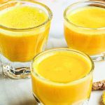 हर सुबह का ये हेल्दी सीक्रेट – हल्दी शॉट से पाएं तेजी से बढ़ते और झड़ना रोकने वाले बाल