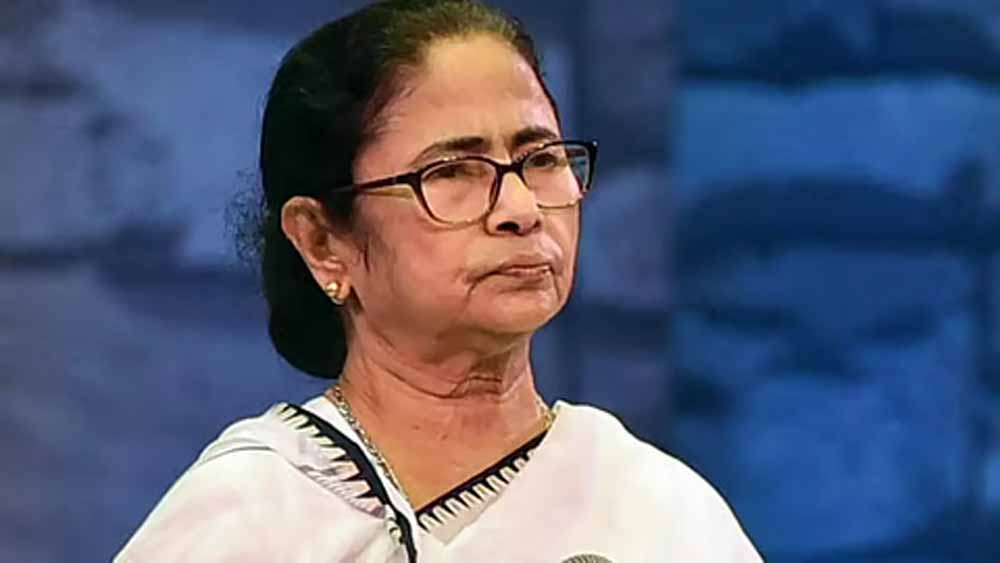 बंगाल काउंटिंग के दौरान दीदी का भरोसा बरकरार, घर के बाहर गूंजे ‘जय श्रीराम’